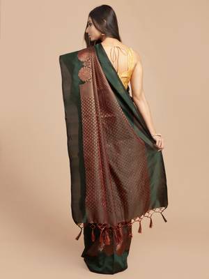 HOUSE OF BEGUM Women's Dark Green Kubera Pattu Silk Saree With Blouse Piece 2