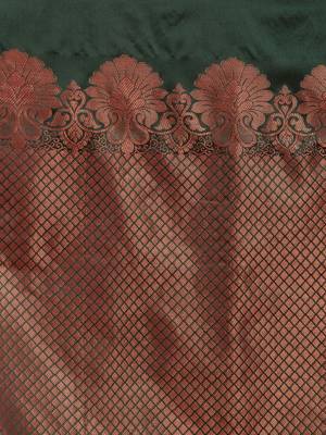 HOUSE OF BEGUM Women's Dark Green Kubera Pattu Silk Saree With Blouse Piece 5