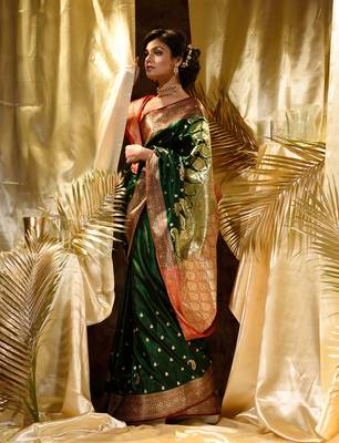 HOUSE OF BEGUMs Women's Green Banarasi Satin Silk Saree With Stone Work with blouse piece 3