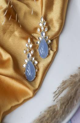 Elegant Carving Cornflower Blue Stone Earring 1