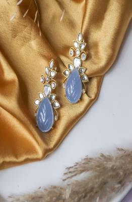 Elegant Carving Cornflower Blue Stone Earring 2