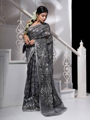 Grey Jamdani Saree With Silver Zari Work Without Blouse 3