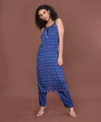 Blue Keyhole Kurta Set 3