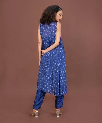 Blue Keyhole Kurta Set 4