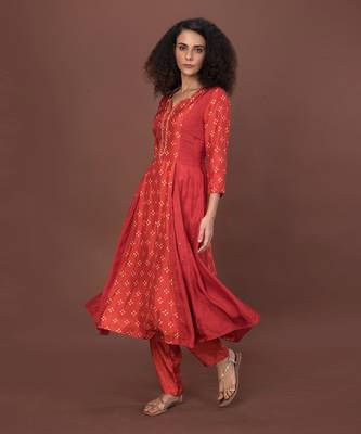 Red Panelled Kurta Set 2