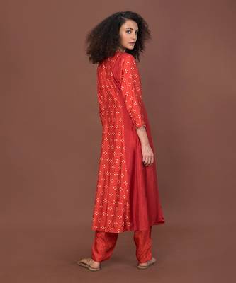 Red Panelled Kurta Set 5