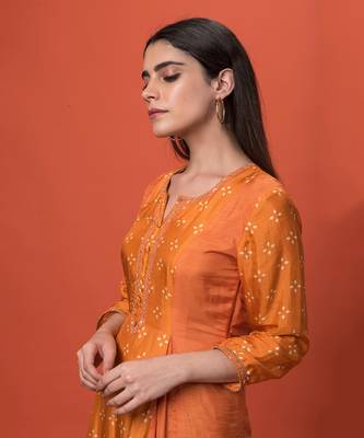 Orange Panelled Kurta Set 4
