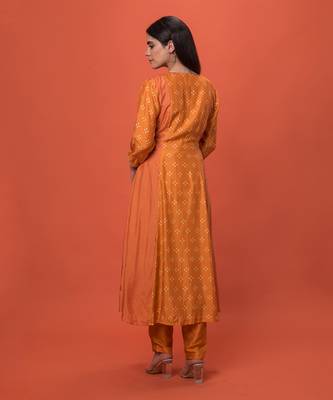 Orange Panelled Kurta Set 6