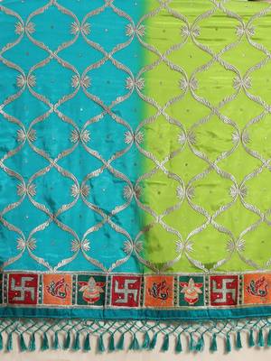 Green embroidered silk blend saree with blouse 3