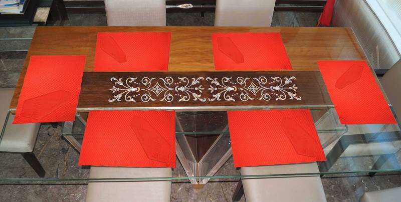 Lushomes Red 6 Cotton Mats & 6 Plain Cotton Napkins (12 pcs)