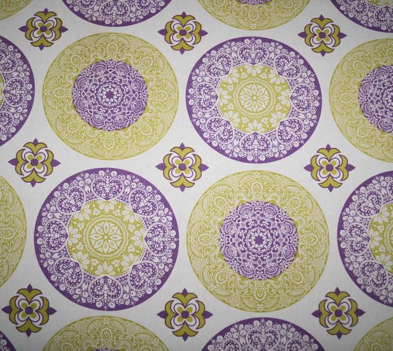 LUSHOMES Bold Printed 4 Seater Table Linen Set (1 Table Cloth 60 x 60 inches + 1 Runner + 4 Napkins)