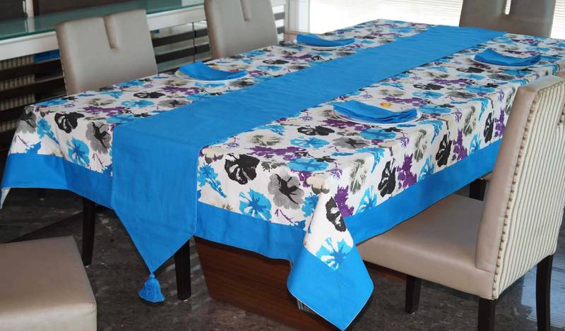 Lushomes Watercolor Printed 4 Seater Table Linen Set (1 Table Cloth 60 x 60 inches + 1 Runner + 4 Napkins)