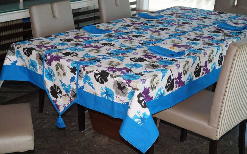 Lushomes Watercolor Printed 4 Seater Table Linen Set (1 Table Cloth 60 x 60 inches + 1 Runner + 4 Napkins)