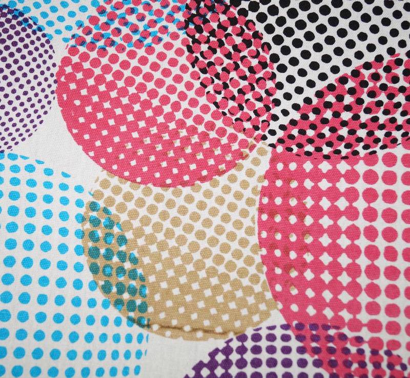 LUSHOMES Circles Printed 6 Seater Table Linen Set (1 Table Cloth 60 x 90 inches + 1 Runner + 6 Napkins)