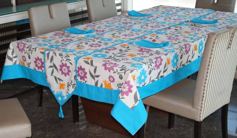 Lushomes Flower Printed 6 Seater Table Linen Set (1 Table Cloth 60 x 90 inches + 1 Runner + 6 Napkins)
