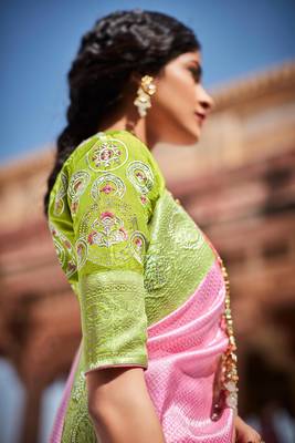 Pink woven silk saree with blouse 4