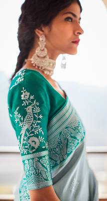 Off white woven silk saree with blouse 2