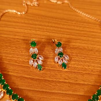 Green emerald  necklace-sets 2