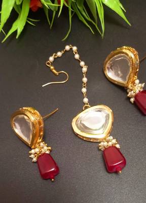 Red necklaces 3