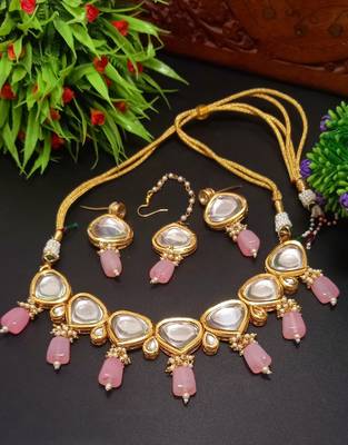 PinkHandmade Loop Fitting Beaded Designer Necklace for Women Wedding 1