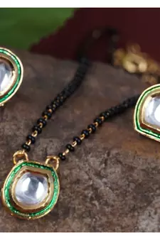 Gold mangalsutra
