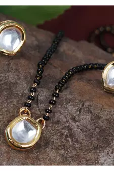 Gold mangalsutra