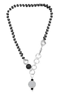 White mangalsutra