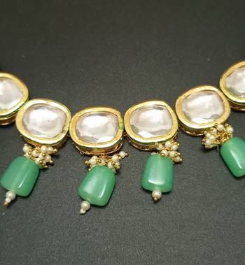 Green Handmade Loop Fitting Beaded Designer Necklace for Women Wedding 2