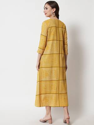 Women Self Design Flared Kurta & Shrug in Yellow 3