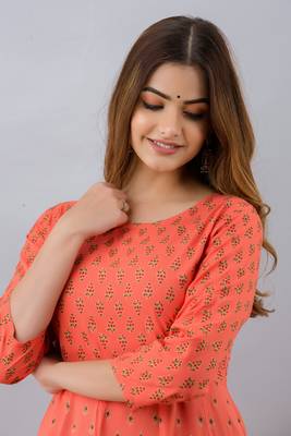 Women Paisley Anarkali Kurta in Orange 5