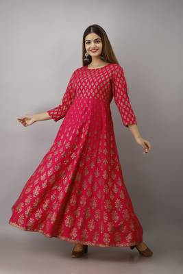 Women Paisley Anarkali Kurta in Pink 1