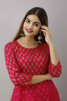 Women Paisley Anarkali Kurta in Pink