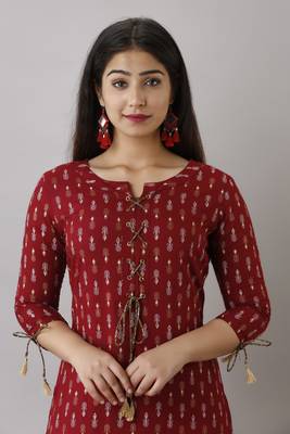 Women Ethnic Motifs Straight Kurta in Maroon 4