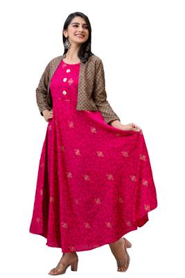 Women Floral Anarkali Jacketed Kurta in Pink 2