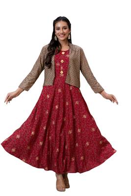 Women Floral Anarkali Jacketed Kurta in Maroon 1