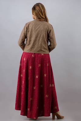 Women Floral Anarkali Jacketed Kurta in Maroon 3