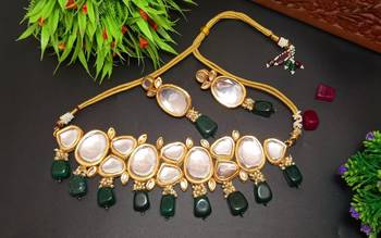 Green Handmade Loop Fitting Beaded Designer Necklace for Women Wedding 1