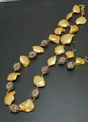 Multicolor Handmade Loop Fitting Shell & American Diamond Beaded Designer Necklace for Women Wedding 2