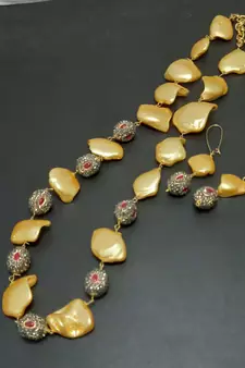 Multicolor Handmade Loop Fitting Shell & American Diamond Beaded Designer Necklace for Women Wedding