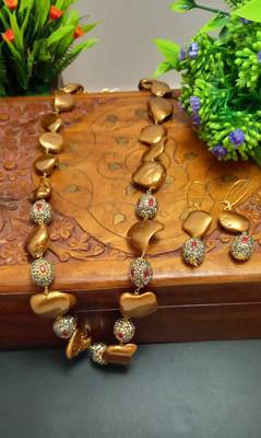 Multicolor Handmade Loop Fitting Shell & American Diamond Beaded Designer Necklace for Women Wedding 2