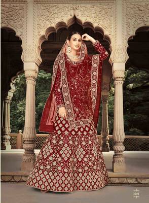 Heavy Bridal Designer Net With Thread Zari And Sequence Work Gown 2