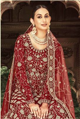 Heavy Bridal Designer Net With Thread Zari And Sequence Work Gown 3