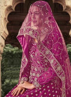 Heavy Bridal Designer Net With Thread Zari And Sequence Work Gown 3