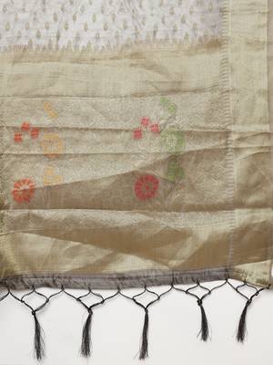 Grey woven organza saree with blouse 4