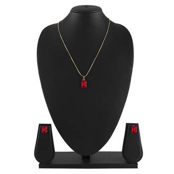 Red necklaces 3