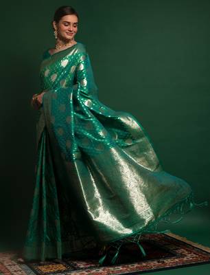 glamourous Green Machine Weaving Printed Razzi silk saree with blouse 3