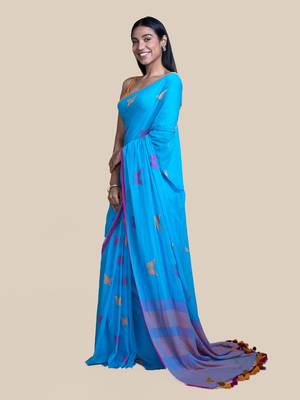 Suta Women Blue Animal Motif Handloom Cotton Saree 5