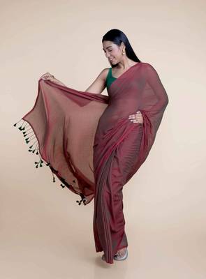 Suta Maroon  Green Solid Tassels Mul Pure Cotton Saree 2