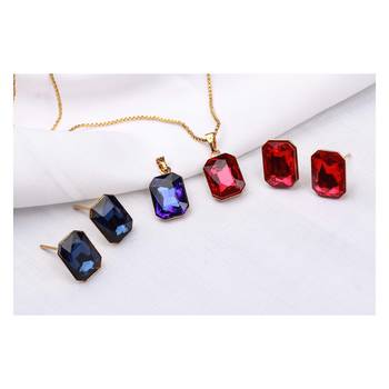 Red necklaces 2