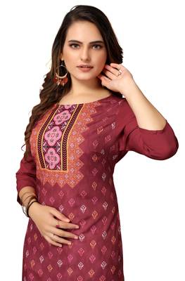 Mohvogue Women's Maroon Printed Poly Crepe Kurta. 1